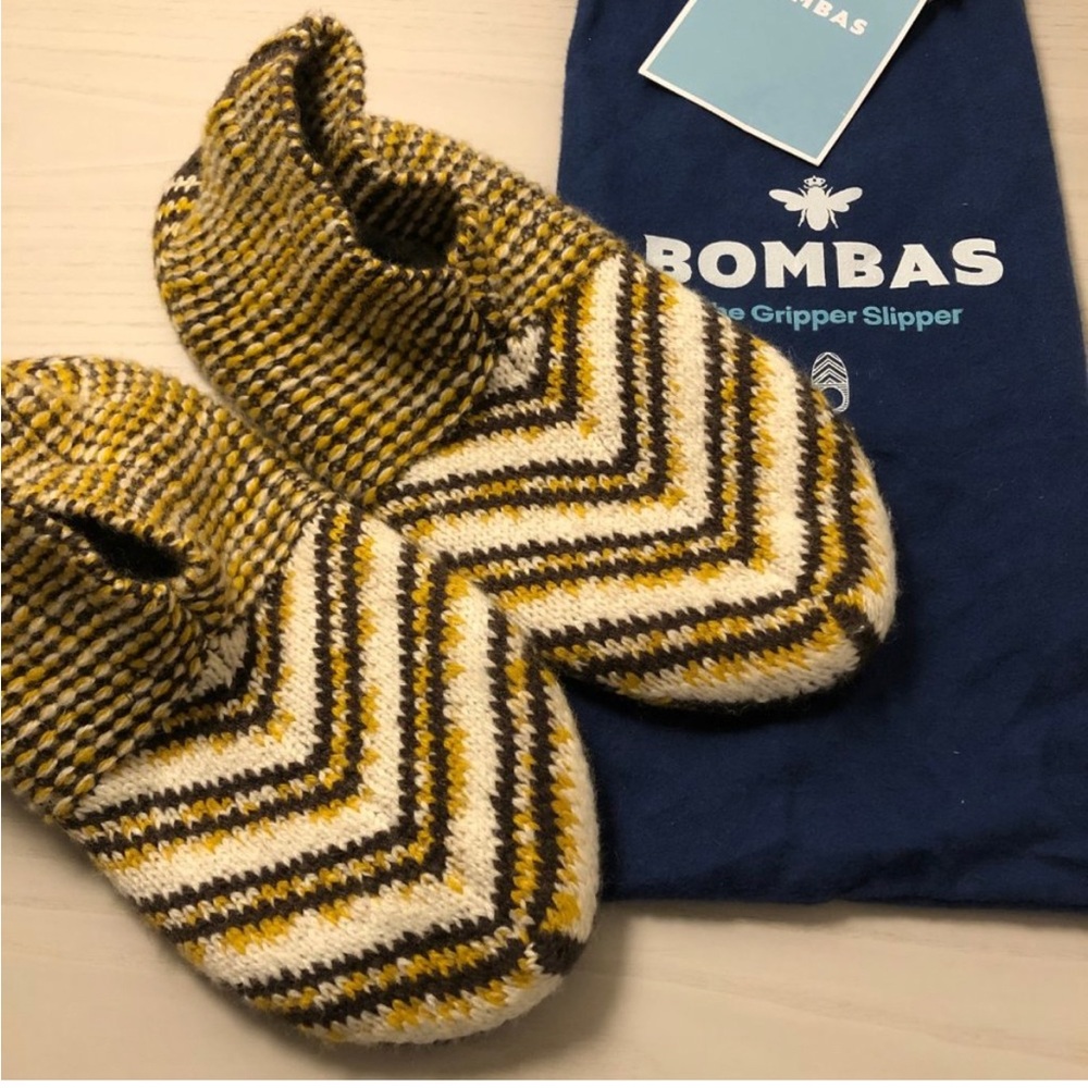 Bombas Gripper Slippers Women’s Size Medium: Yellow, Brown & Cream NWT